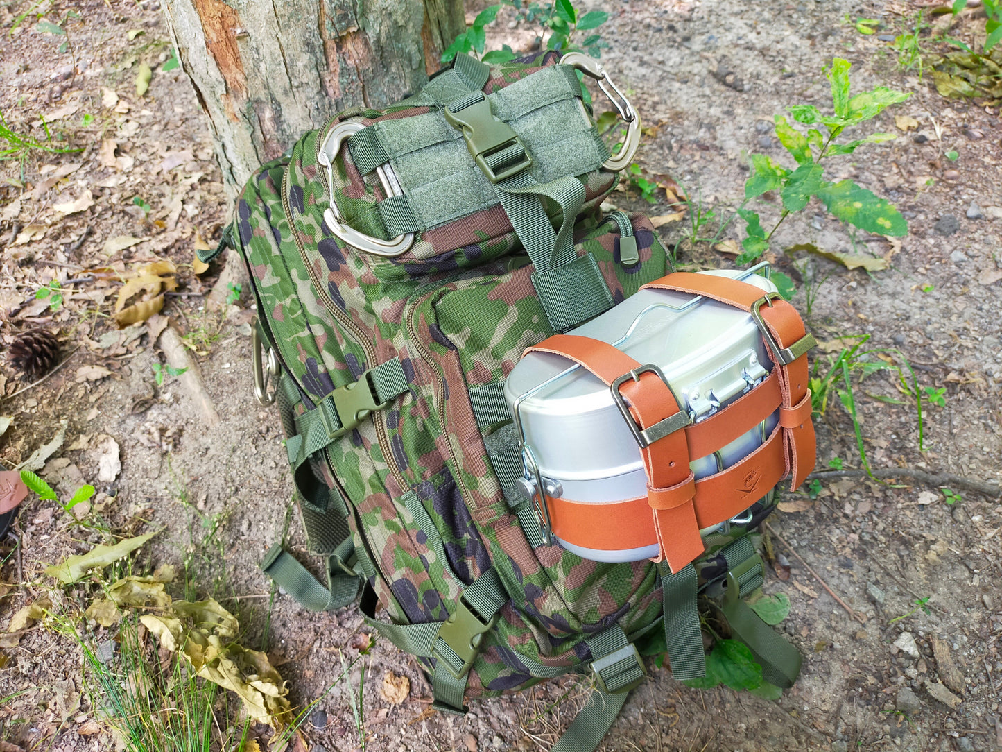 LC-0020 兵式飯盒ホルダー 二型四型兼用