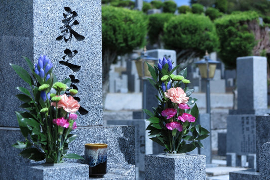 墓碑と墓石の違いとは｜初心者が知っておきたい意味と費用の基礎知識
