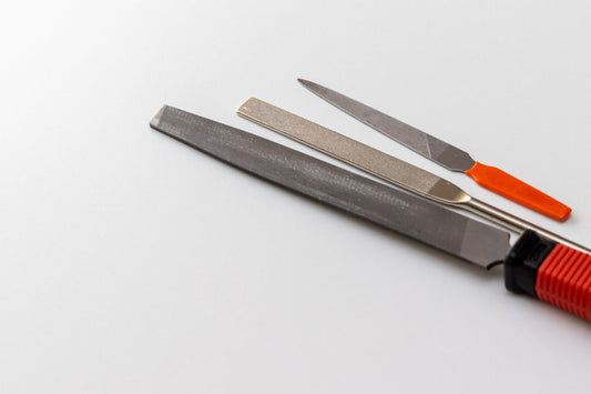 鉄工ヤスリの種類と基本の使い方｜用途にあわせたヤスリ選び