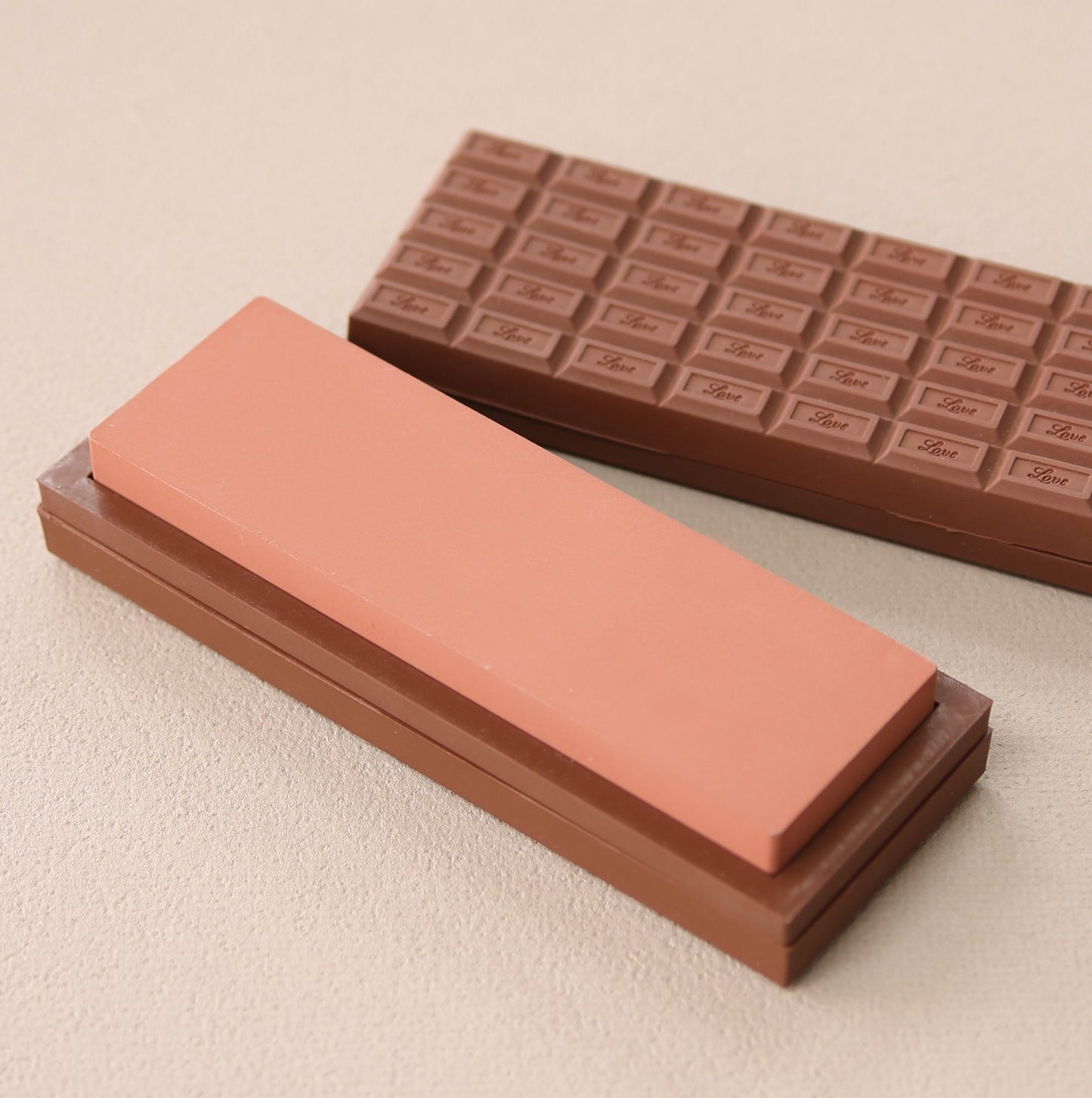 Chocolate whetstone #1000 Medium whetstone with chocolate shaped silicone case